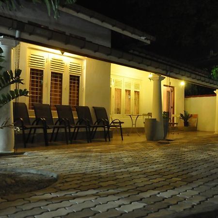 Dions Guest House Negombo Exterior foto